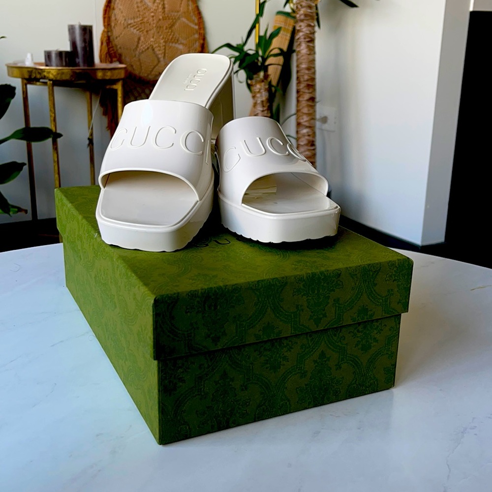 White Gucci Jellies Sandals Size 8.5